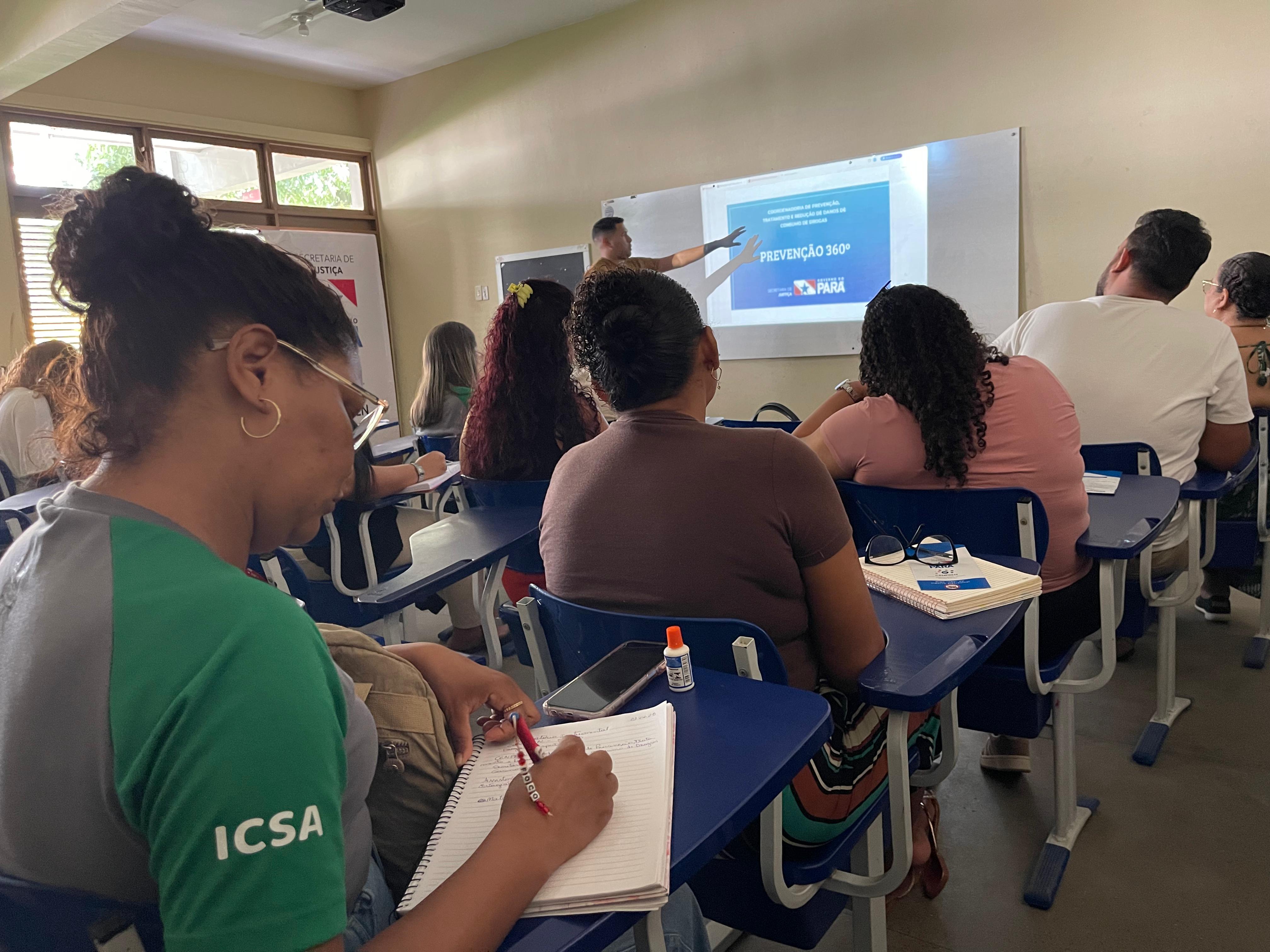 Ação educativa com universitários em Belém