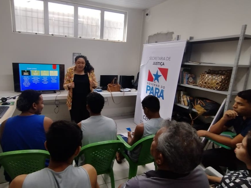 Servidores da Seju em ação educativa na Fasepa, em Ananindeua