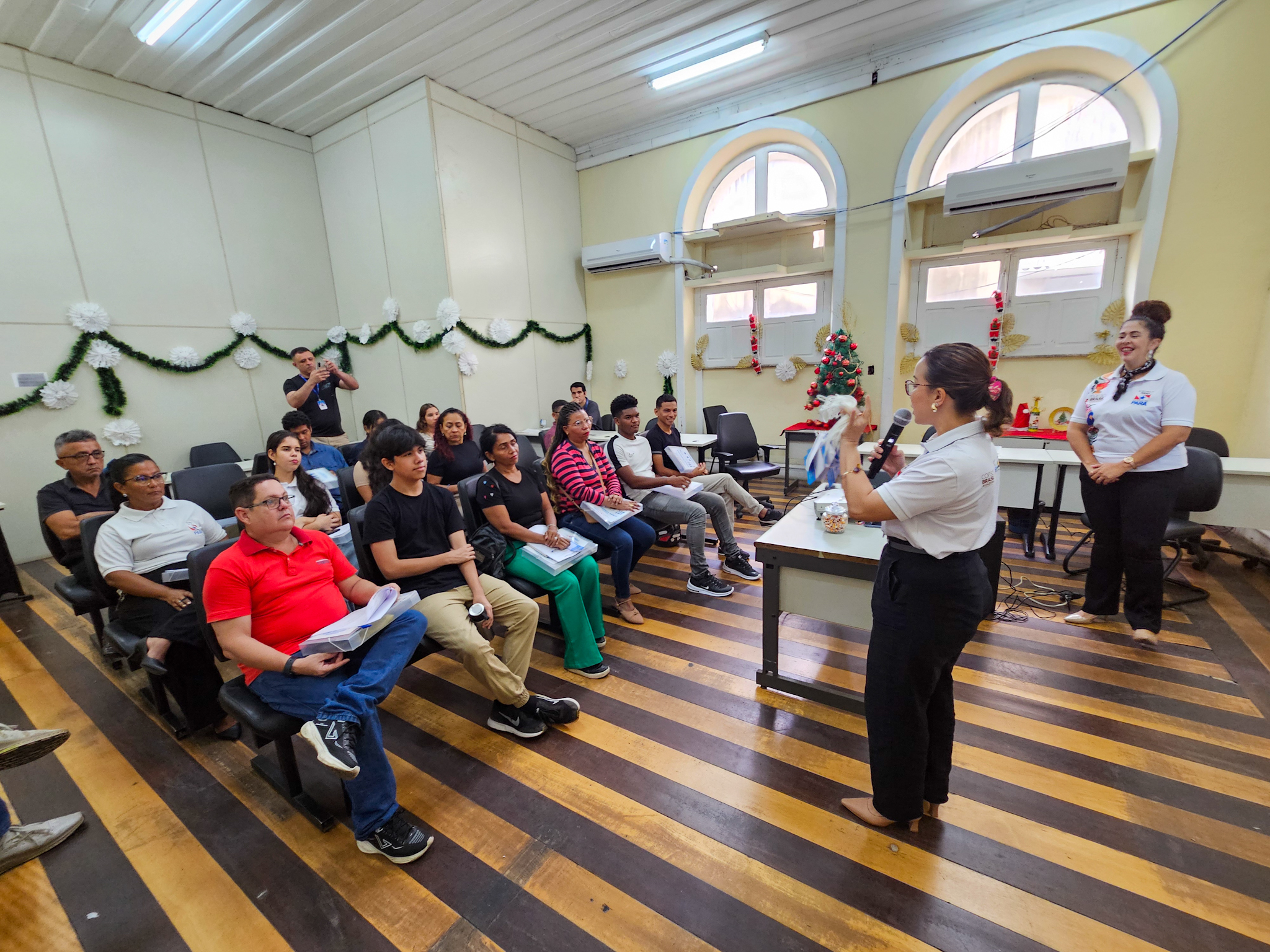 Curso de elaboração de currículo